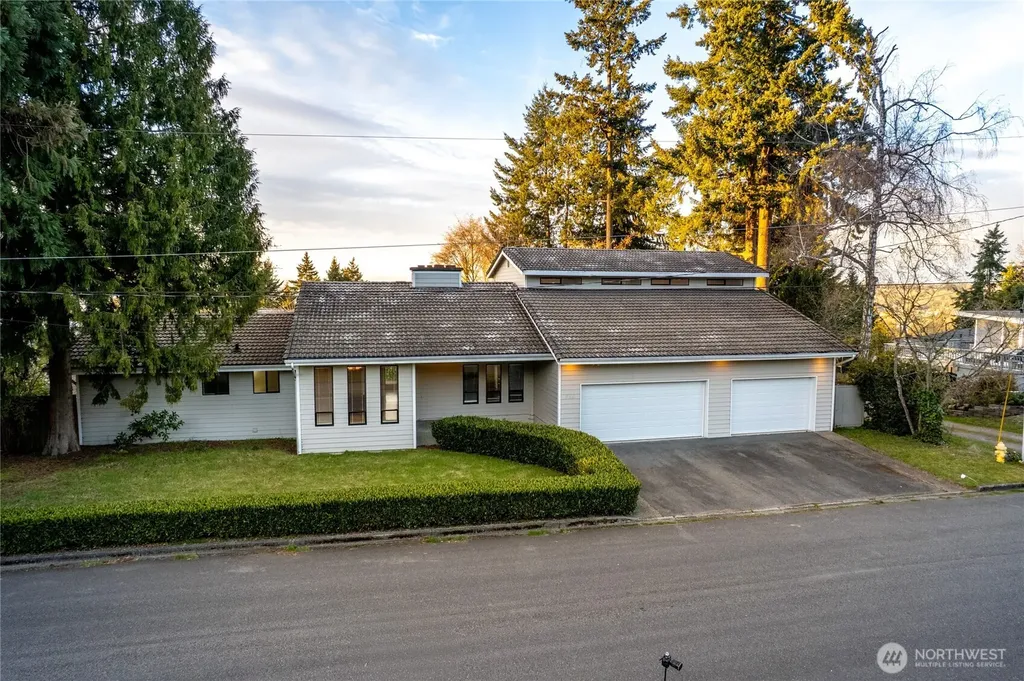 558 SW 298th Street Federal Way WA 98023