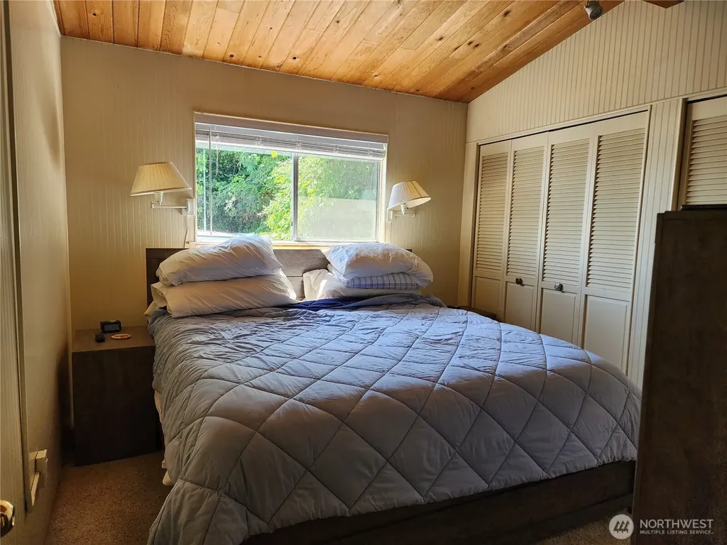 3202 Shoreline Drive Camano Island WA 98282