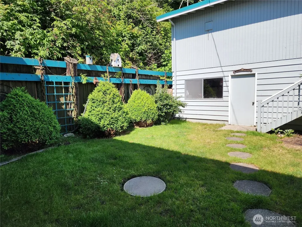 3202 Shoreline Drive Camano Island WA 98282
