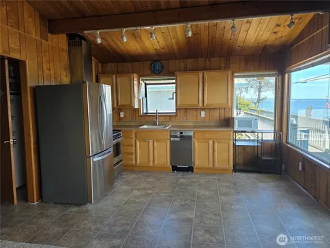 3202 Shoreline Drive Camano Island WA 98282