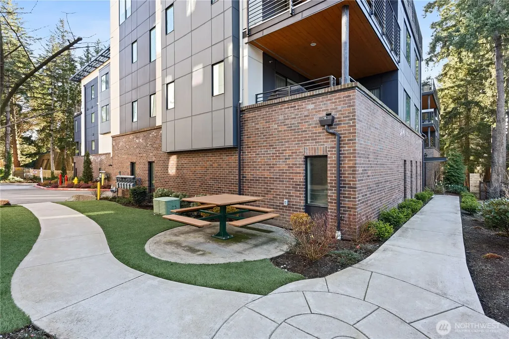 15538 NE 15th Place Bellevue WA 98007