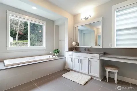 31312 43rd Place SW Federal Way WA 98023