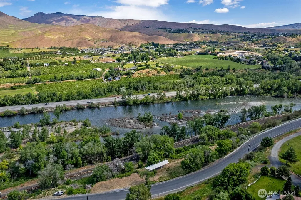 2080 Sleepy Hollow Road Wenatchee WA 98801