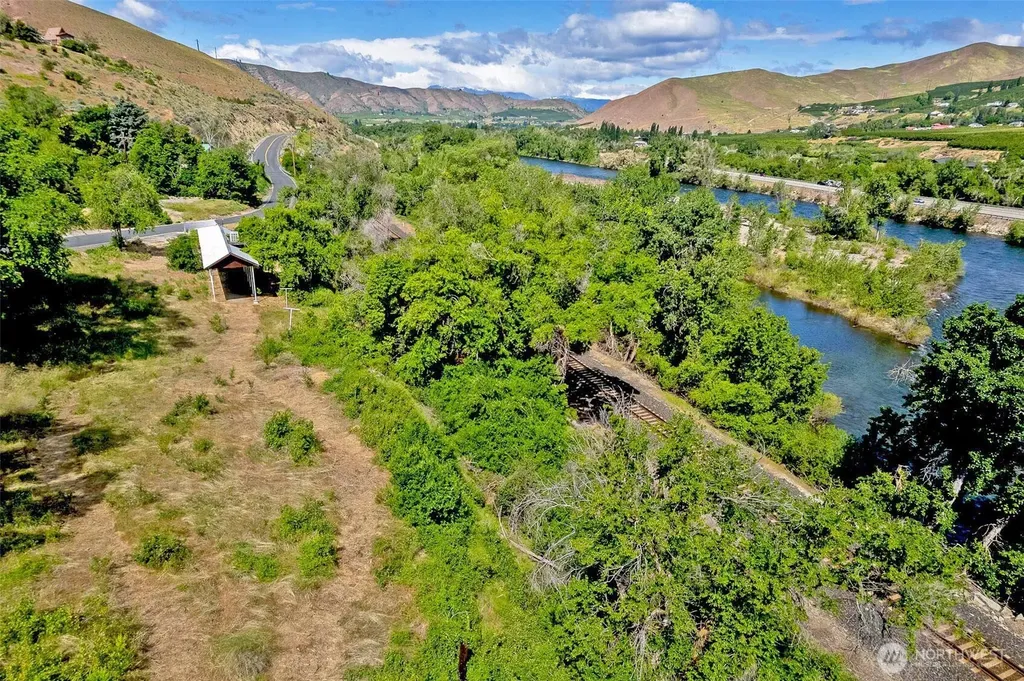 2080 Sleepy Hollow Road Wenatchee WA 98801
