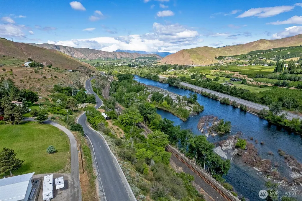 2080 Sleepy Hollow Road Wenatchee WA 98801
