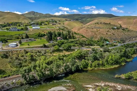 2080 Sleepy Hollow Road Wenatchee WA 98801