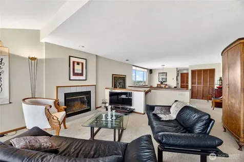 2350 10th Avenue E Seattle WA 98102