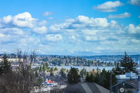 2350 10th Avenue E Seattle WA 98102