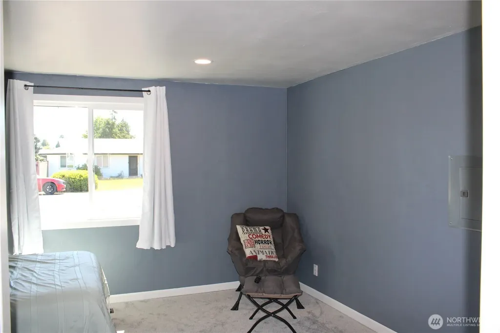 402 California Avenue N Rainier WA 98576