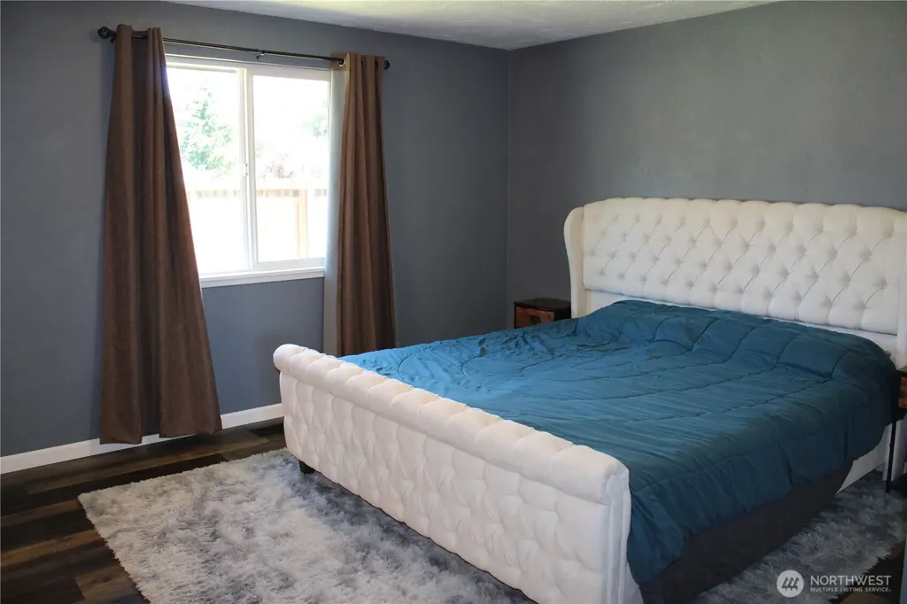 402 California Avenue N Rainier WA 98576