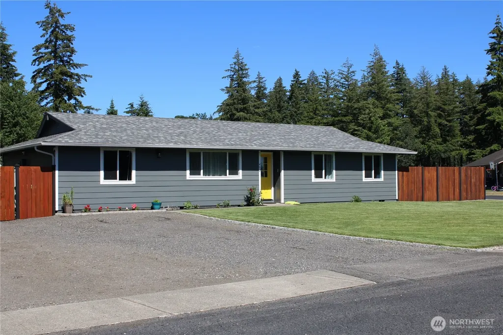 402 California Avenue N Rainier WA 98576