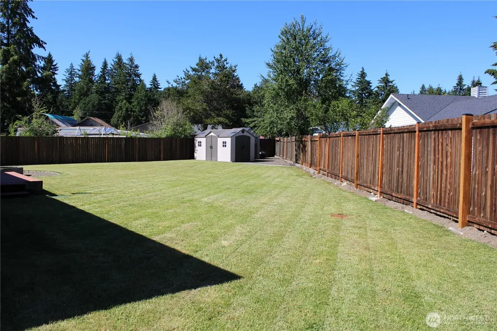 402 California Avenue N Rainier WA 98576