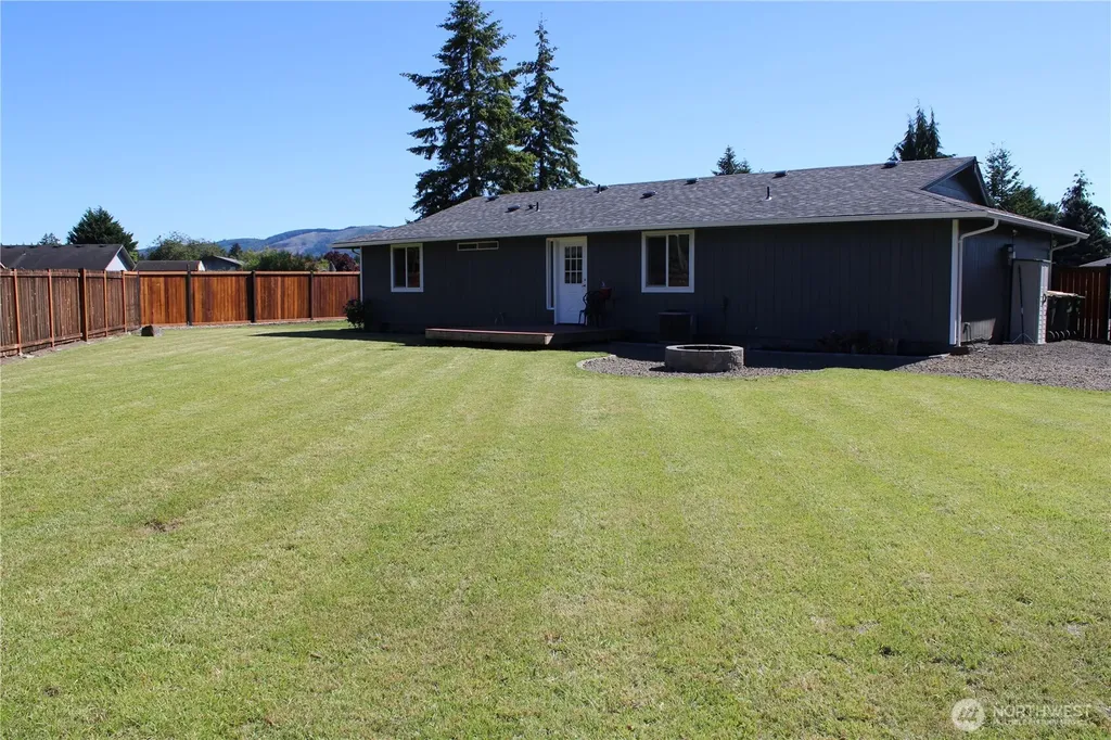 402 California Avenue N Rainier WA 98576