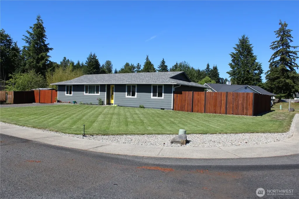 402 California Avenue N Rainier WA 98576