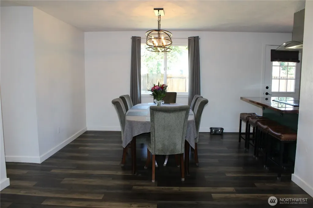 402 California Avenue N Rainier WA 98576