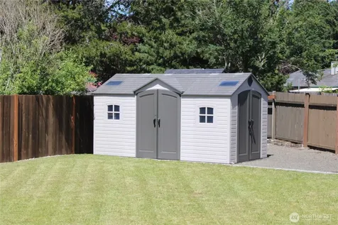 402 California Avenue N Rainier WA 98576