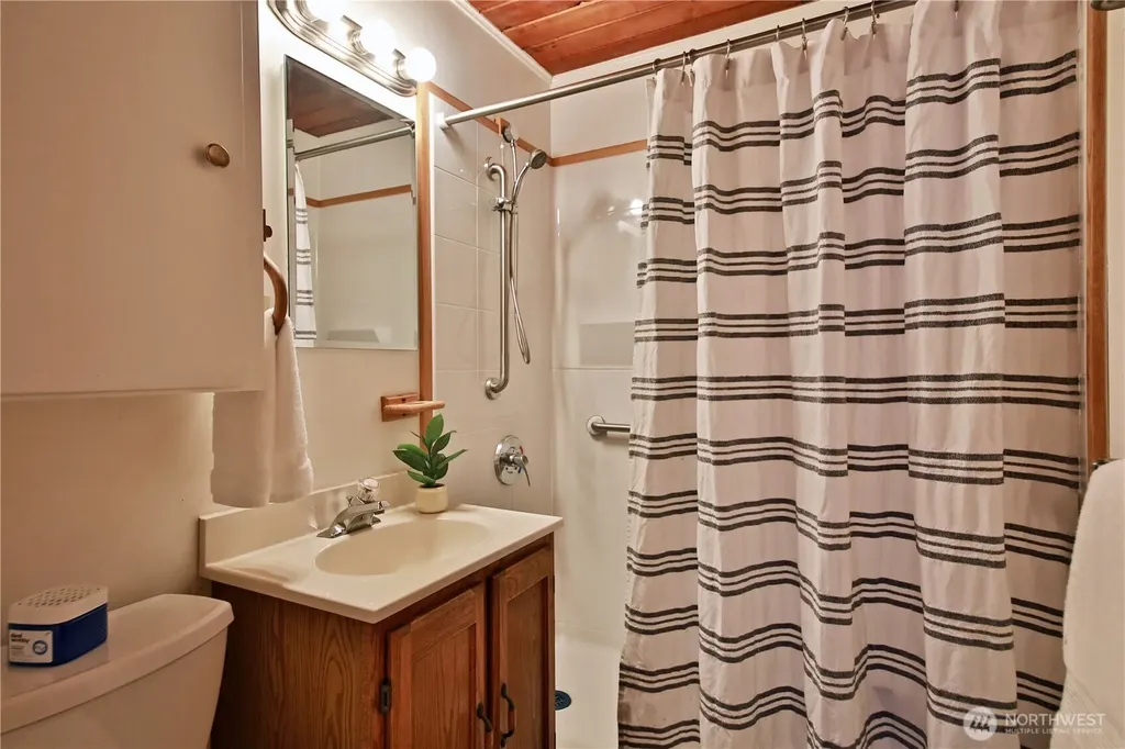 3621 Shorewood Avenue Greenbank WA 98253