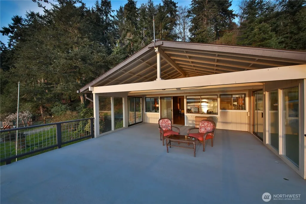 3621 Shorewood Avenue Greenbank WA 98253