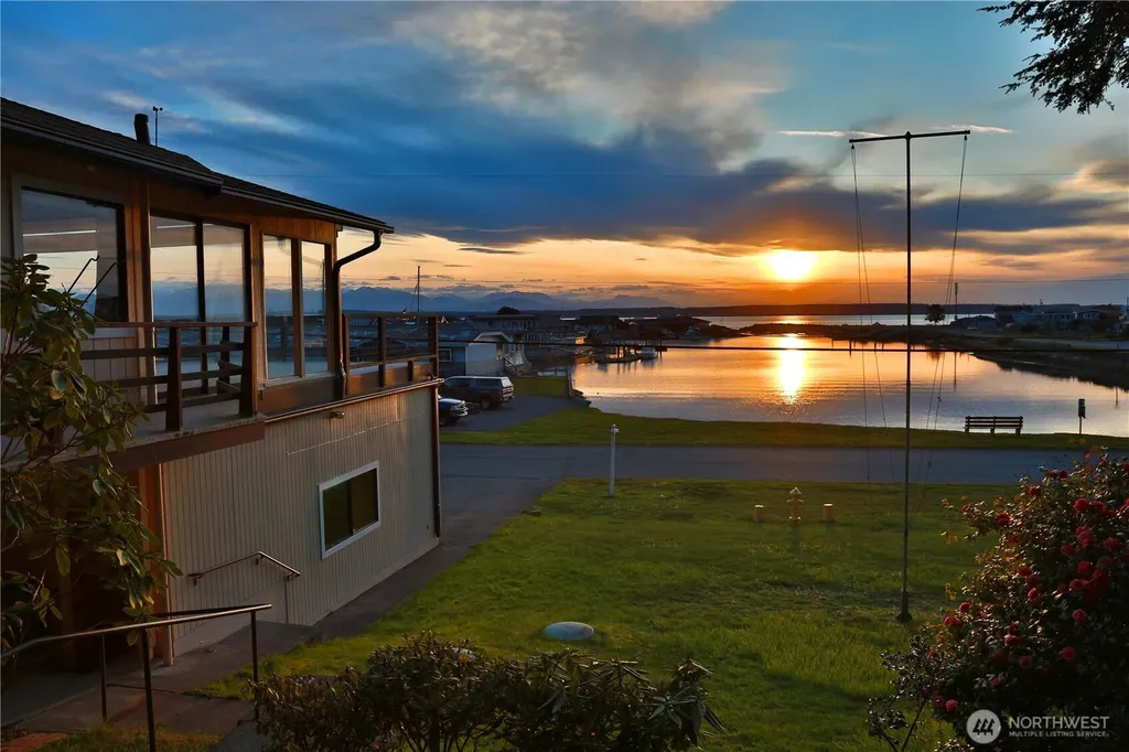 3621 Shorewood Avenue Greenbank WA 98253