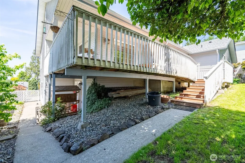 128 Jackson View Drive Chehalis WA 98532