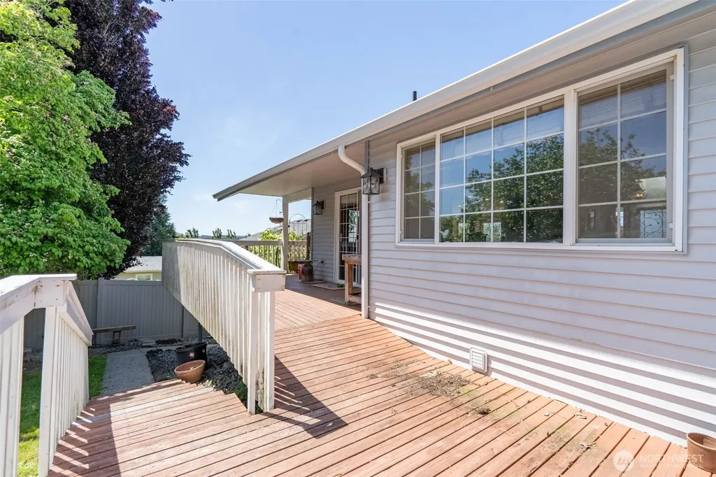 128 Jackson View Drive Chehalis WA 98532