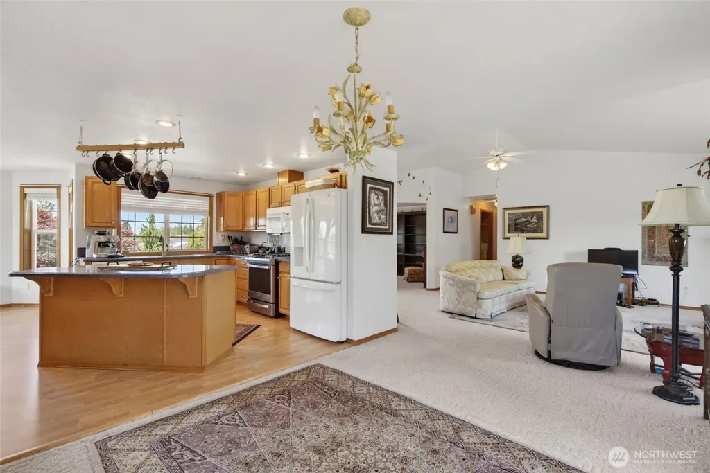 128 Jackson View Drive Chehalis WA 98532