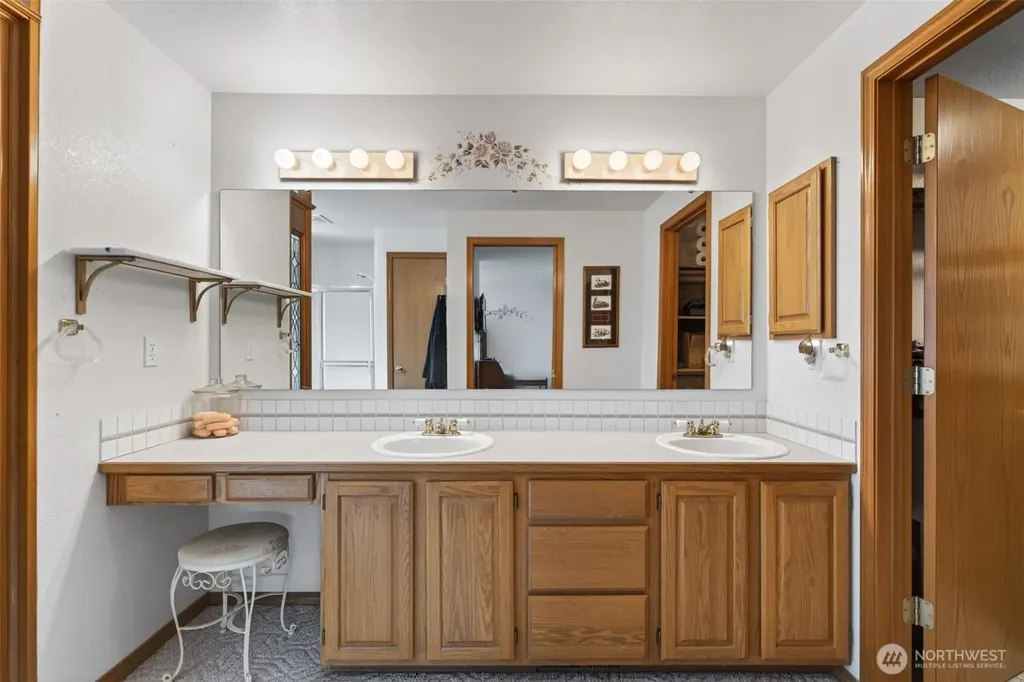 128 Jackson View Drive Chehalis WA 98532