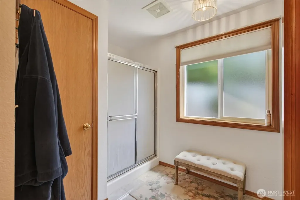 128 Jackson View Drive Chehalis WA 98532