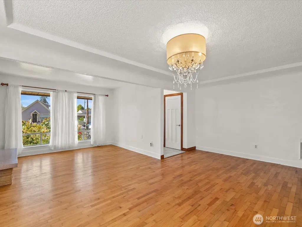 1035 Oakes Avenue Everett WA 98201