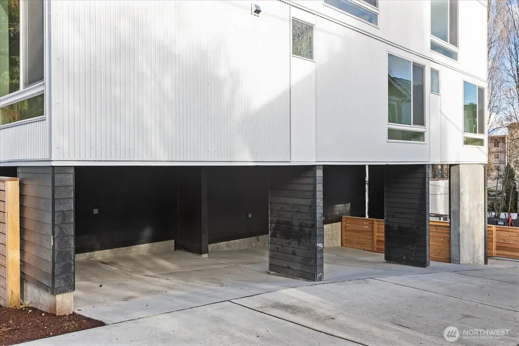 3120 Queen Anne Avenue N Seattle WA 98109