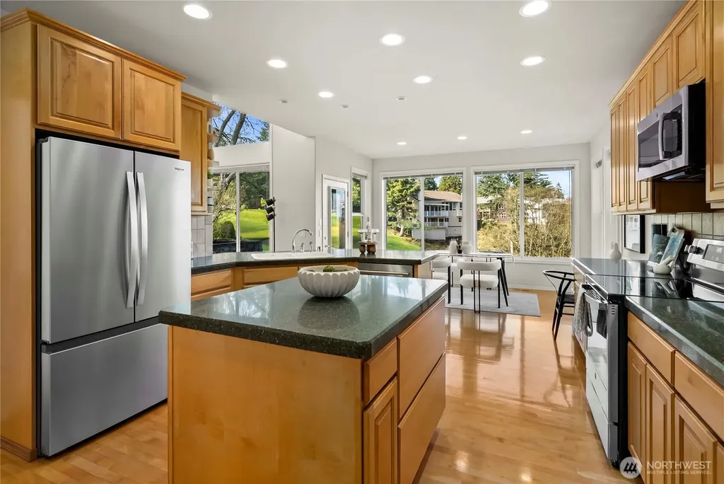 31425 36th Avenue SW Federal Way WA 98023