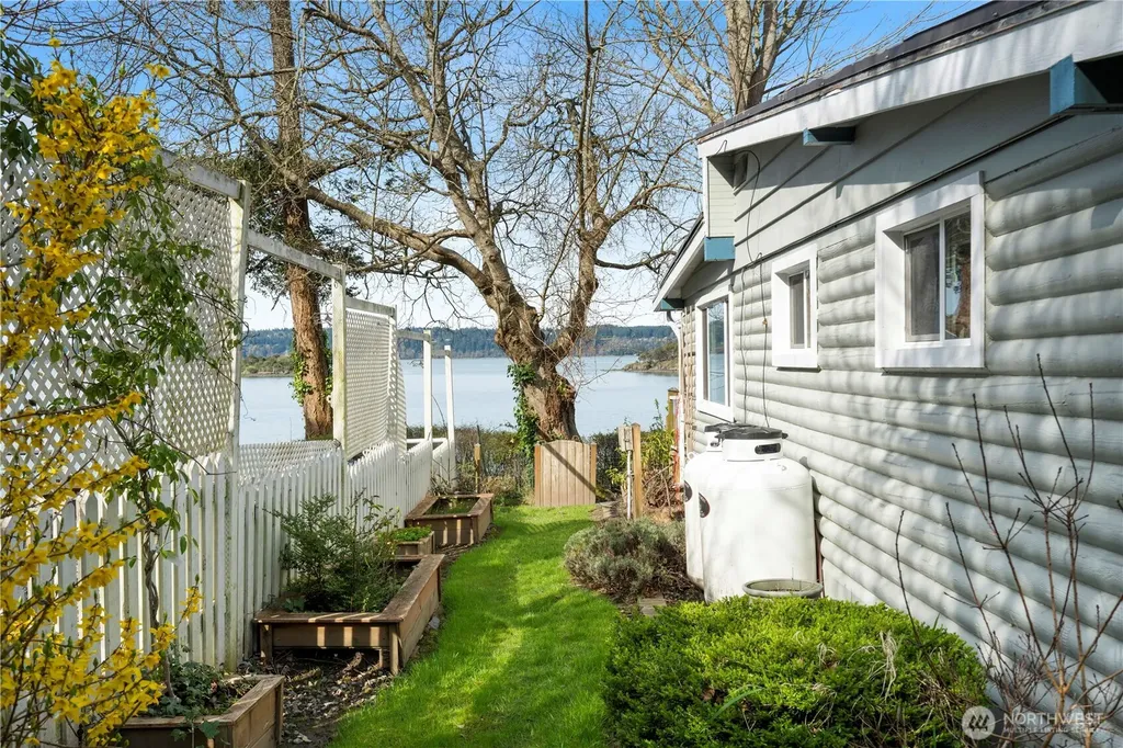 17888 Cobahud Road La Conner WA 98257