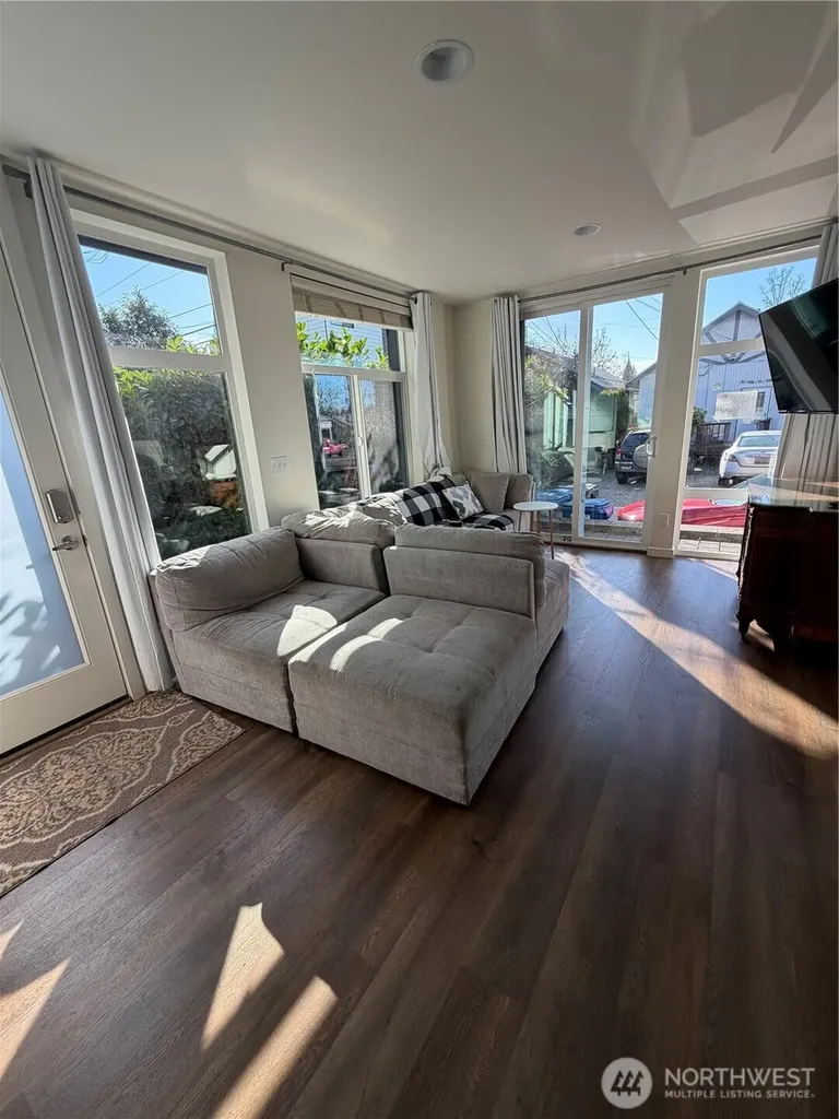 1017 NE 55th Street Seattle WA 98105
