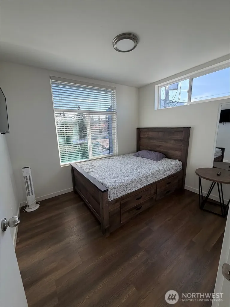 1017 NE 55th Street Seattle WA 98105