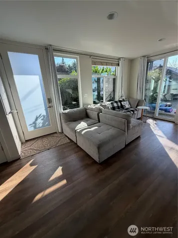 1017 NE 55th Street Seattle WA 98105