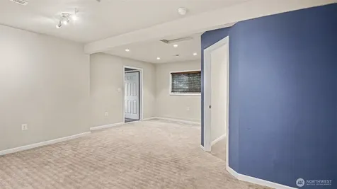 6201 Island Crest Way Mercer Island WA 98040