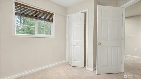 6201 Island Crest Way Mercer Island WA 98040