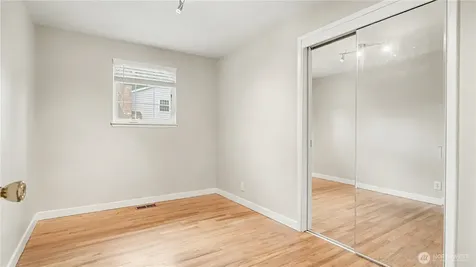6201 Island Crest Way Mercer Island WA 98040