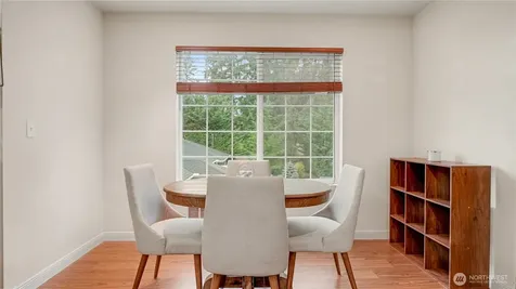 6201 Island Crest Way Mercer Island WA 98040