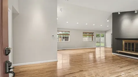 6201 Island Crest Way Mercer Island WA 98040