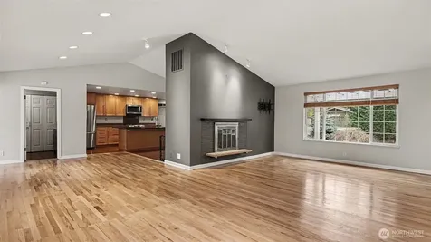 6201 Island Crest Way Mercer Island WA 98040