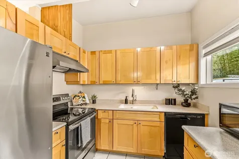 3953 153rd Avenue SE Bellevue WA 98006