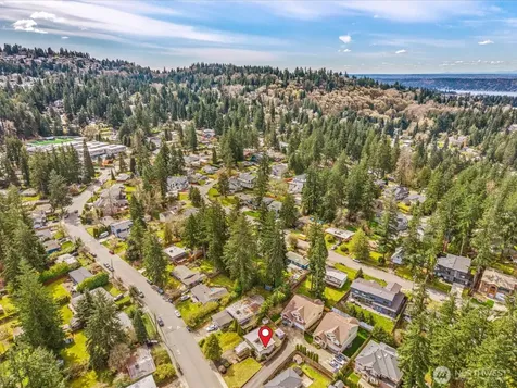 3953 153rd Avenue SE Bellevue WA 98006