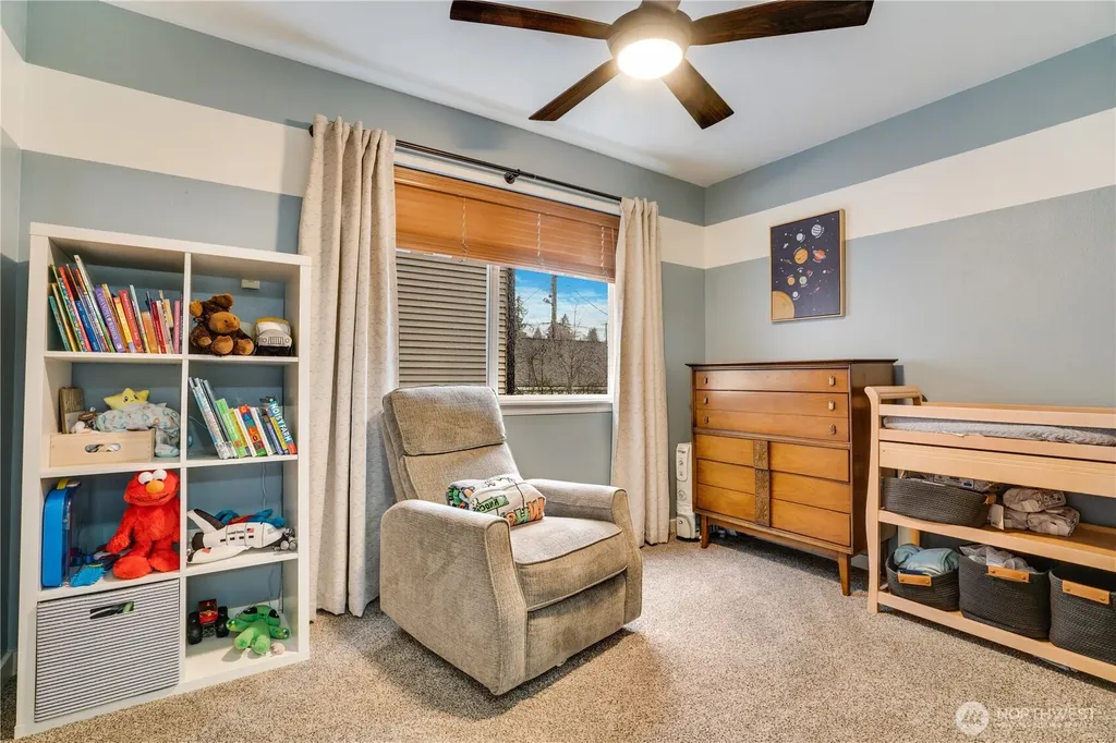 10319 Midvale Avenue N Seattle WA 98133
