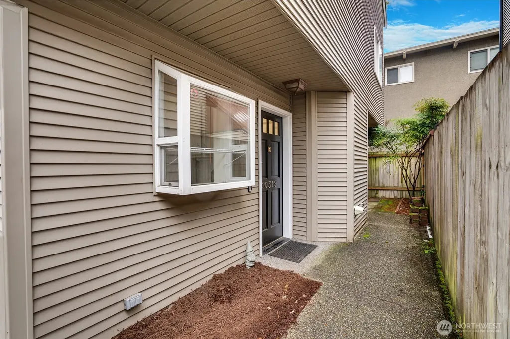 10319 Midvale Avenue N Seattle WA 98133