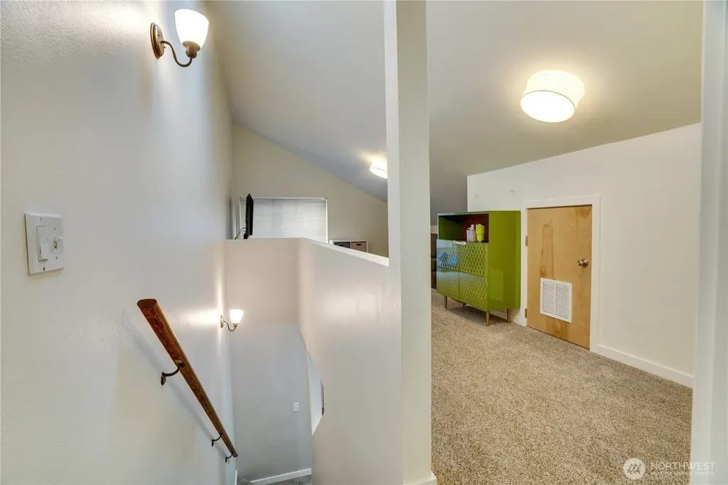 10319 Midvale Avenue N Seattle WA 98133