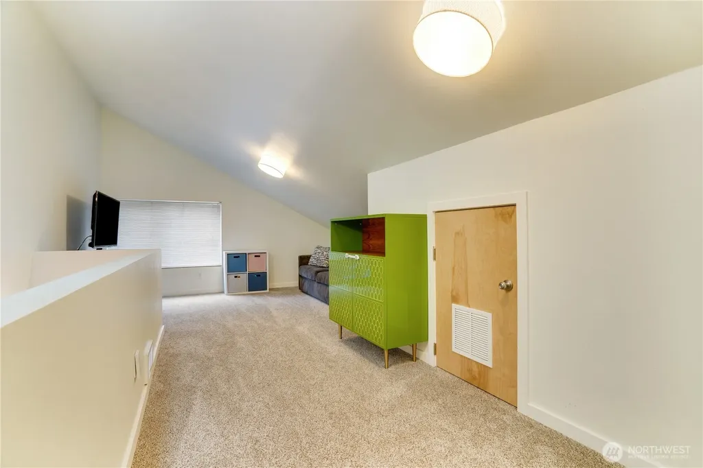 10319 Midvale Avenue N Seattle WA 98133