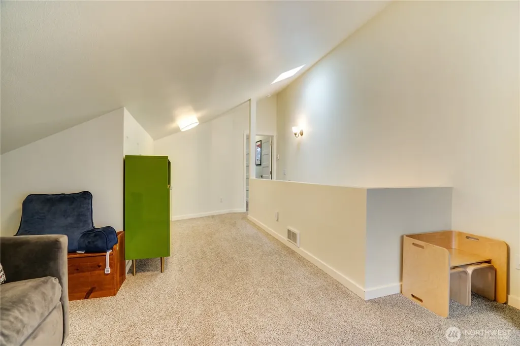 10319 Midvale Avenue N Seattle WA 98133