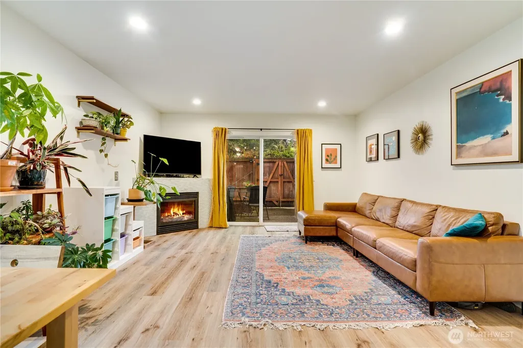 10319 Midvale Avenue N Seattle WA 98133
