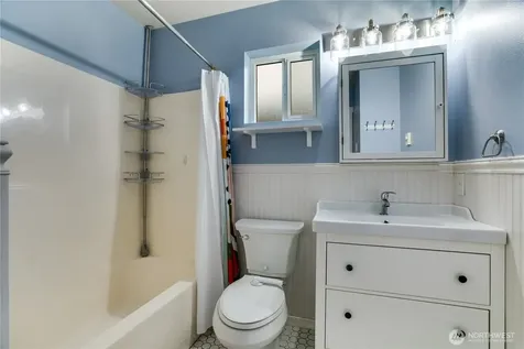 10319 Midvale Avenue N Seattle WA 98133